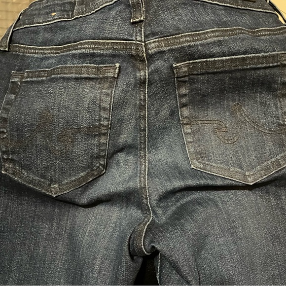 Ag Adriano Goldschmied Relaxed Blue Jeans with Vintage Appeal - Picture 4 of 5